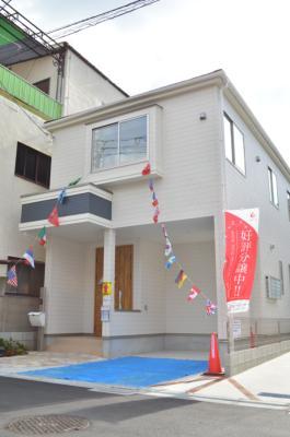 Local appearance photo. Local (11 May 2013) Shooting