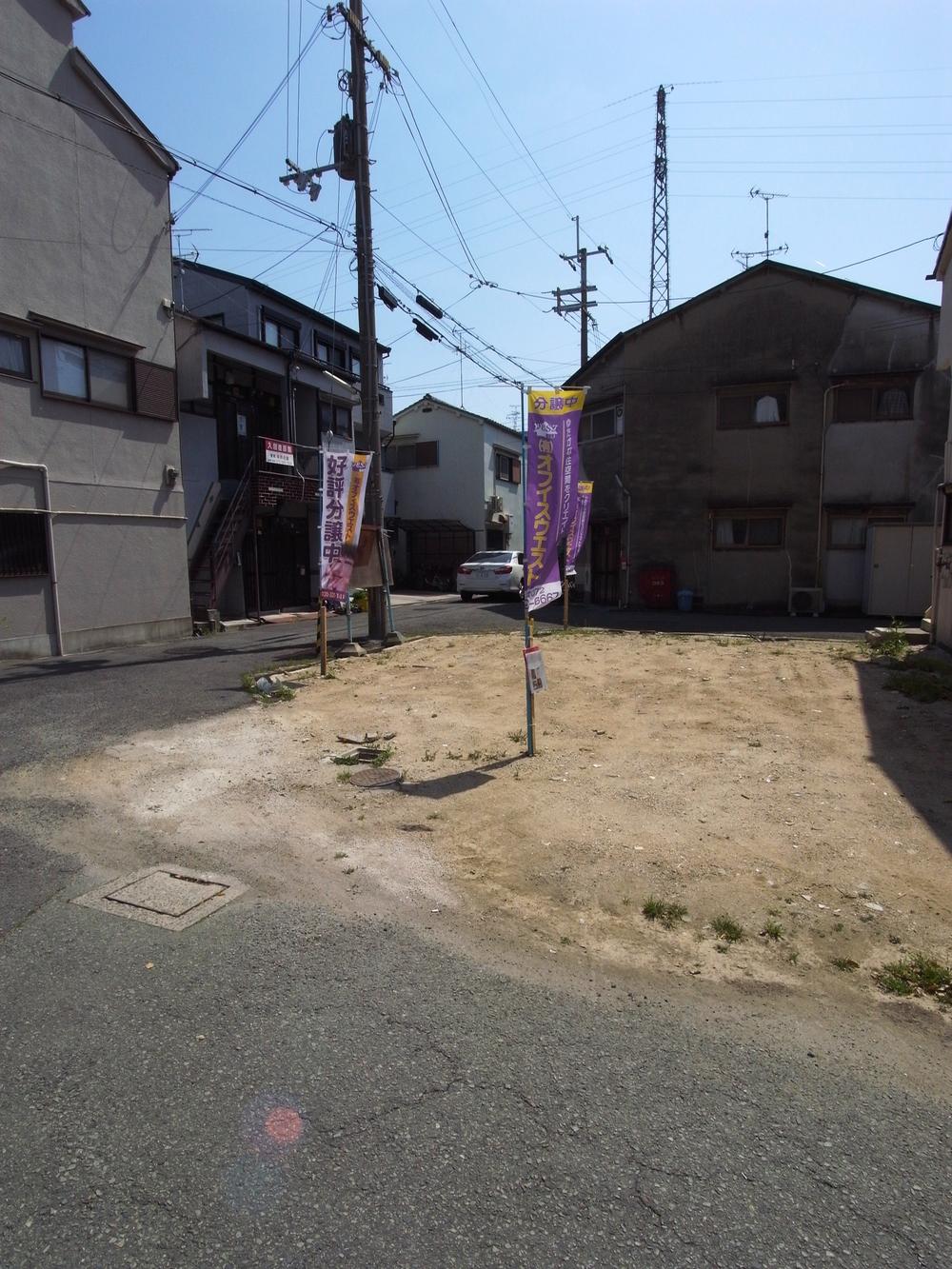 Local photos, including front road. Local (12 May 2012) shooting