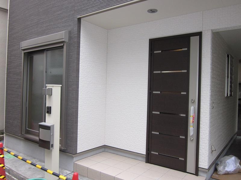 Local appearance photo. This large property of frontage.