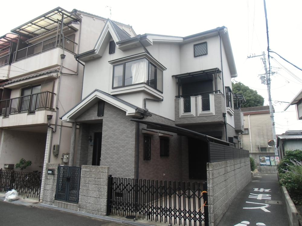 Local appearance photo. Local (10 May 2013) Shooting