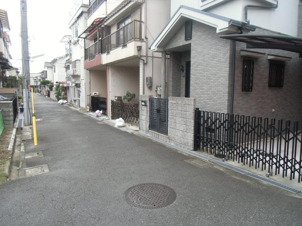 Local photos, including front road. Local (10 May 2013) Shooting