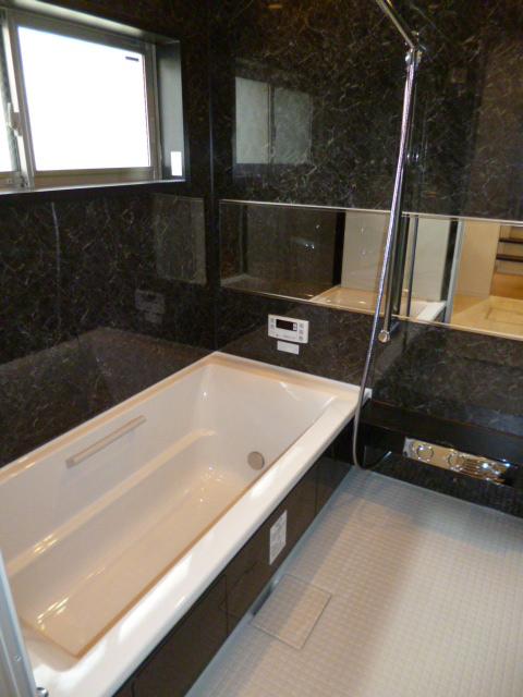 Bathroom. Indoor (March 2013) Shooting