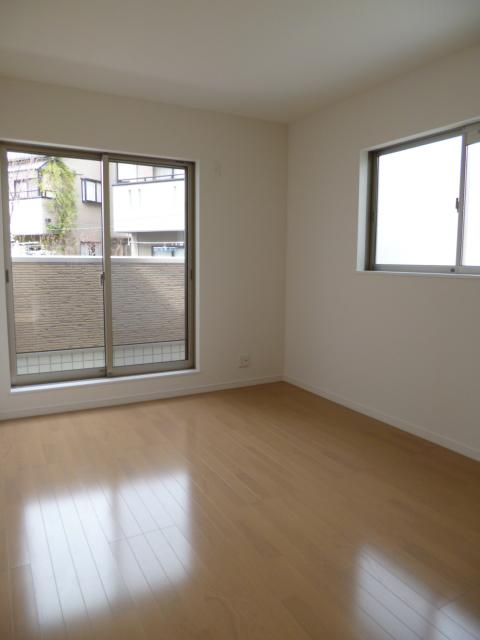 Non-living room. Indoor (March 2013) Shooting