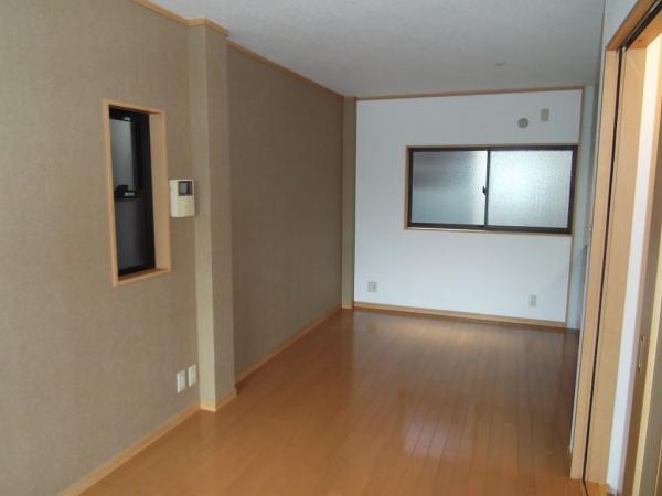 Living. Cross tried to change the one-color. 