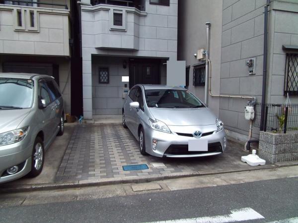 Local appearance photo. Bicycle next to the garage, Bike OK