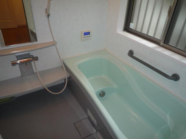 Bathroom. About the size of even the bath not lose to the new construction
