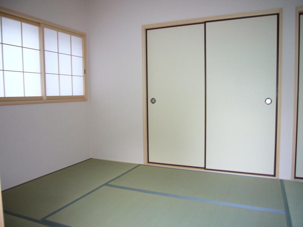Non-living room.  [Japanese-style room] Relaxation of Japanese-style room