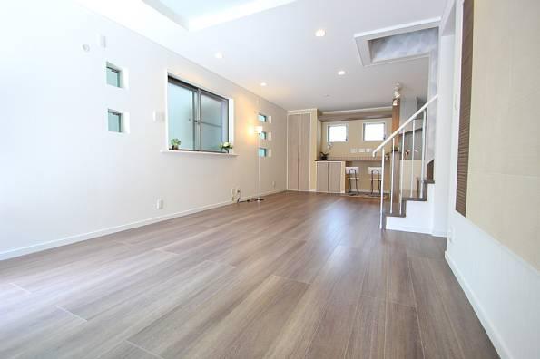 Living. LDK20 Pledge! This size is a must-see.