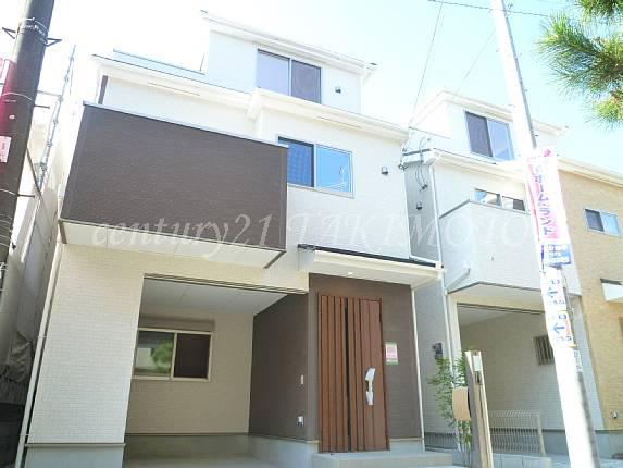 Local appearance photo. The outer wall uses a strong siding to dirt!