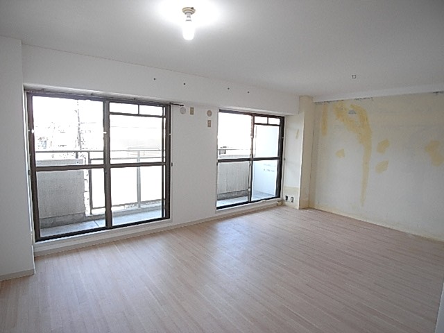 Living and room