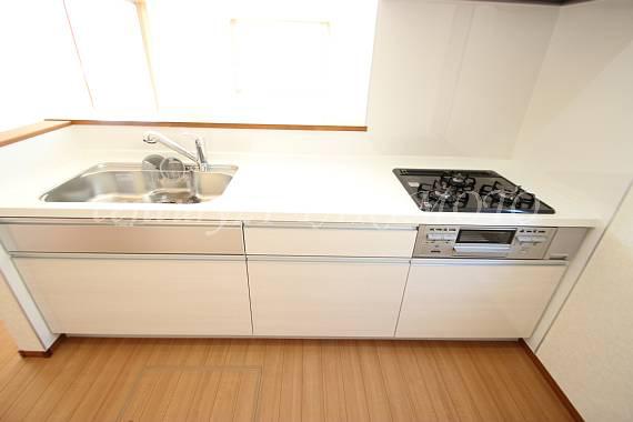 Same specifications photo (kitchen). It is a popular face-to-face kitchen!