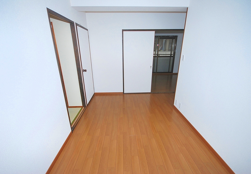 Living and room. DK