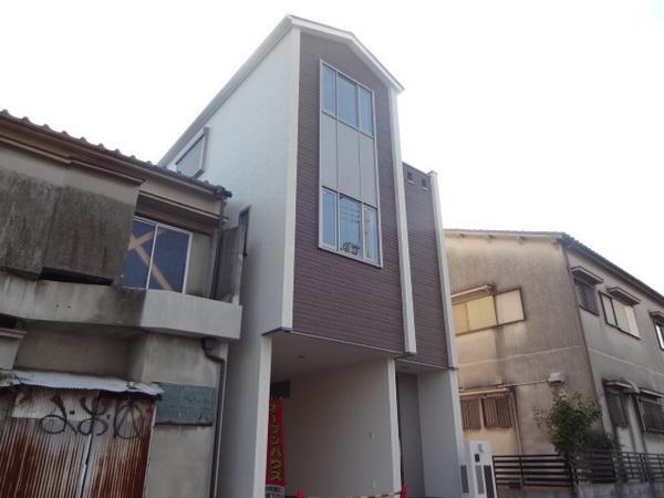 Local appearance photo. Papa also happy garage with mansion ☆