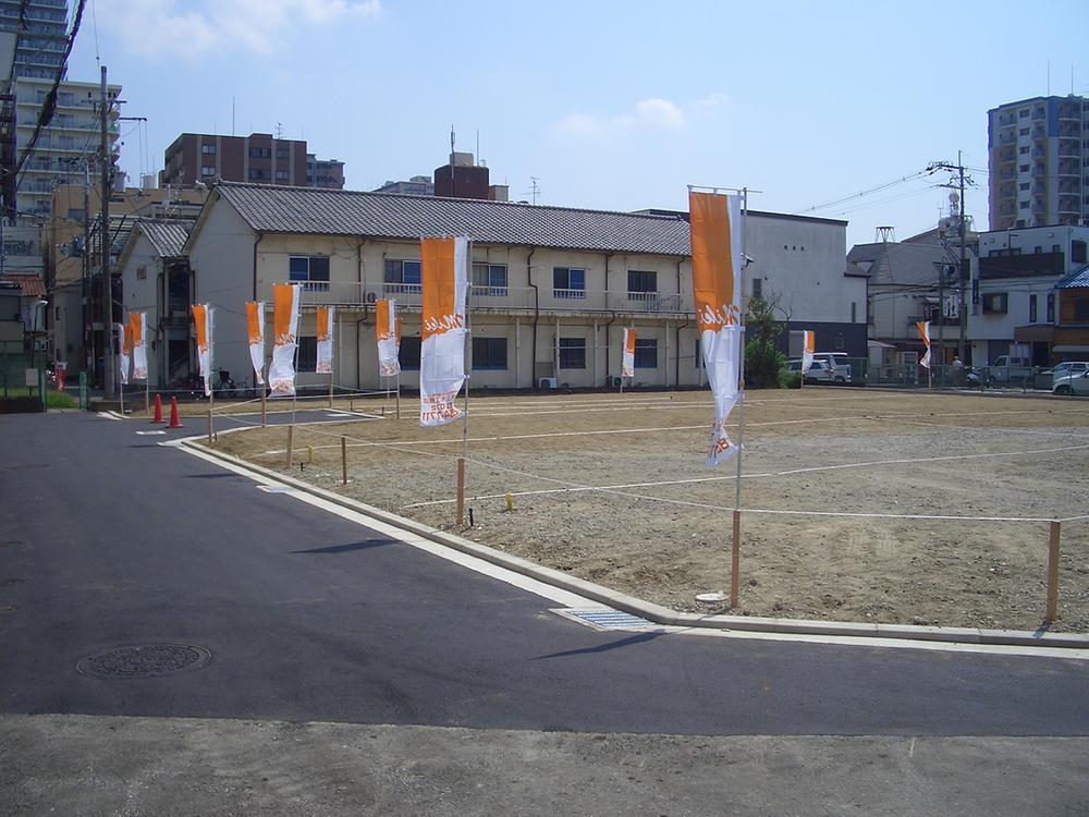 Local photos, including front road. Excellent location surrounded by road and waterways