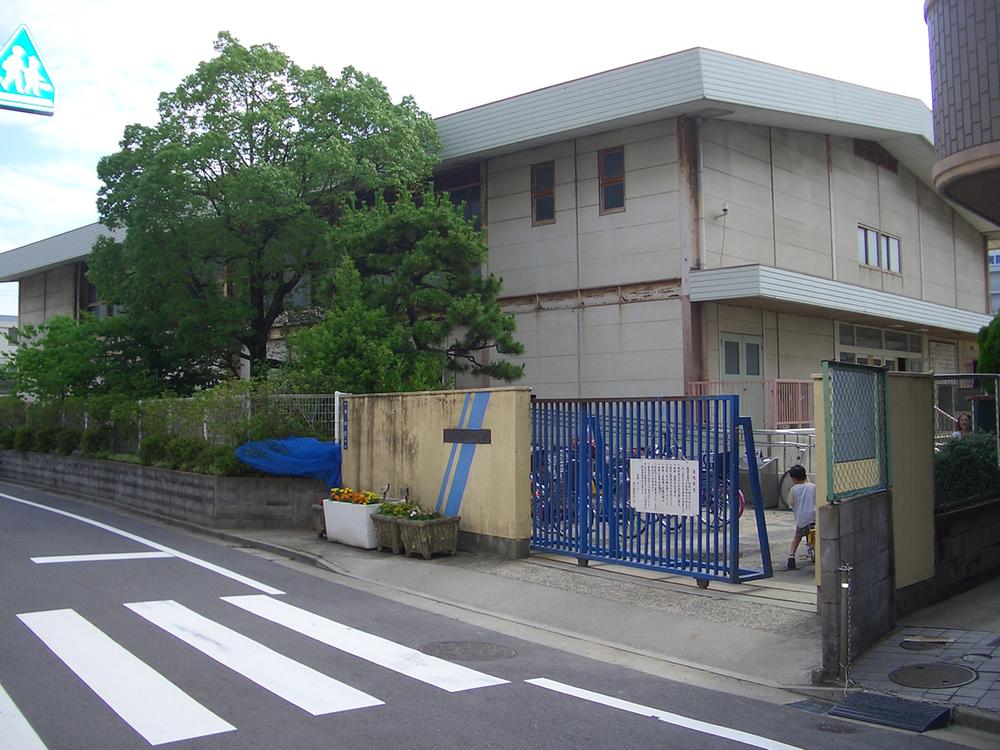 Primary school. 1040m to North Elementary School