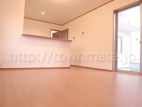 Living. Clear of living 15 quires more