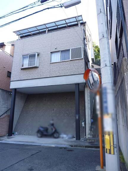 Local appearance photo. 2013 October renovated! ! 
