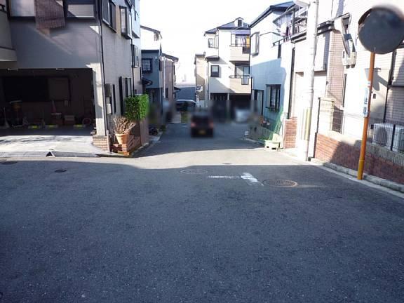 Local photos, including front road. There each room storage space! ! 