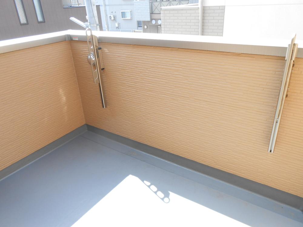 Balcony. Local (August 2013) Shooting