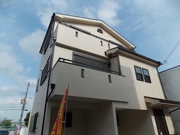 Local appearance photo. Garage with mansion parking space is allowed two