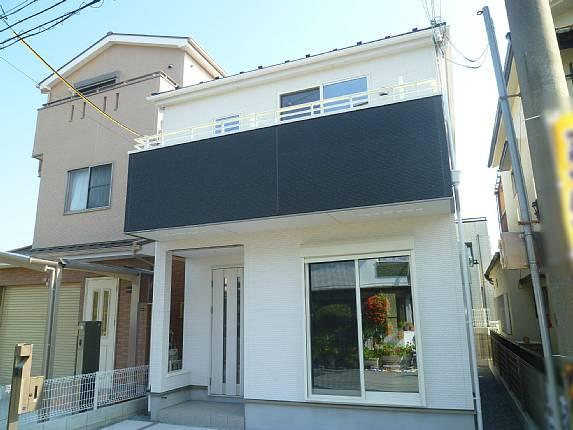Local photos, including front road. Front road is spacious building at 6.7m, It was completed! Indoor your tour possible