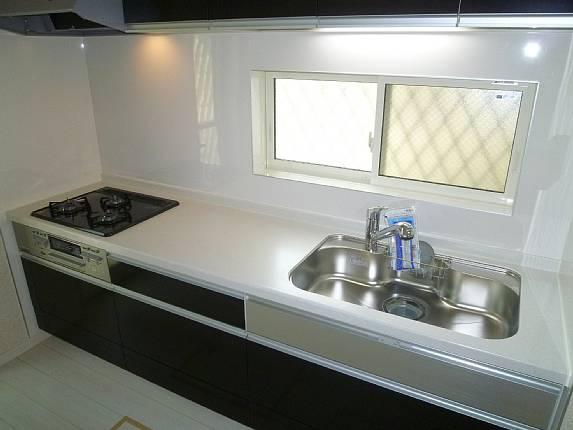 Kitchen. State-of-the-art system kitchen of all slide storage