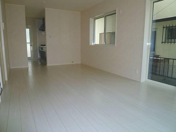 Living. Spacious LDK is bright because it is based on white!