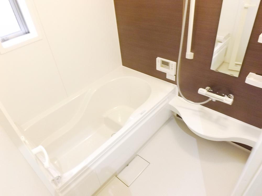 Bathroom. Local photo (bathroom) Bathroom heating dryer! Warm bath!