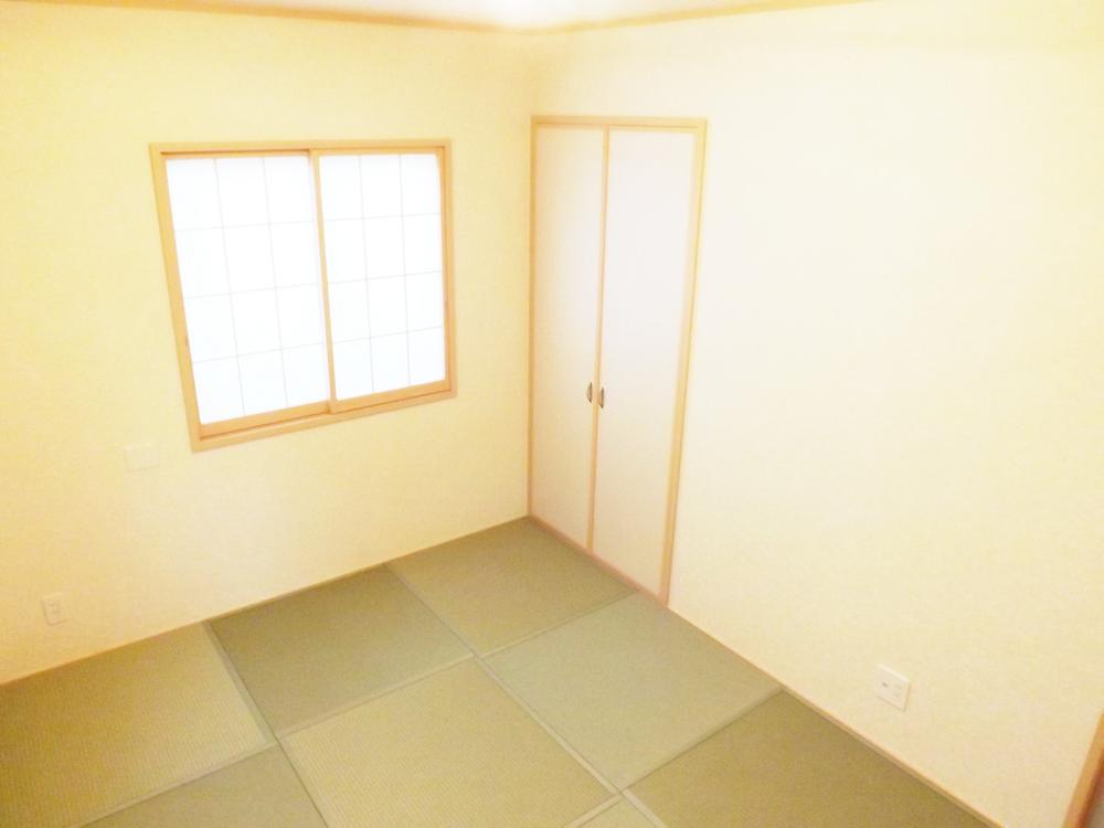 Non-living room. Local photos (Japanese-style)