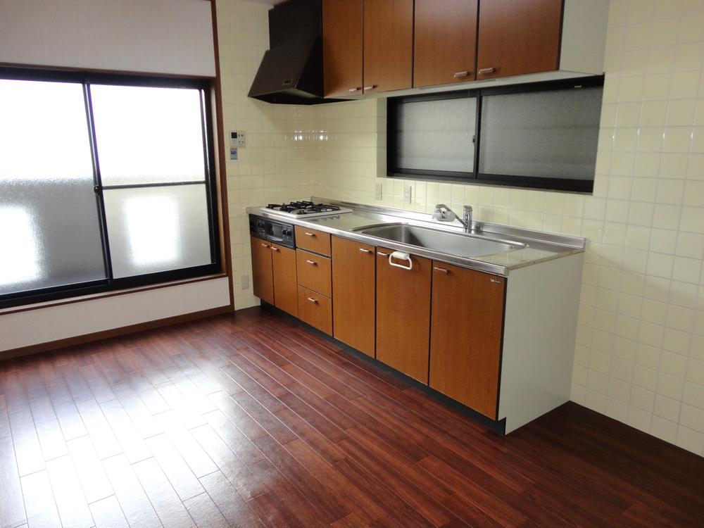 Living.  ◆  ◆ Beautiful renovated ◆  ◆ 