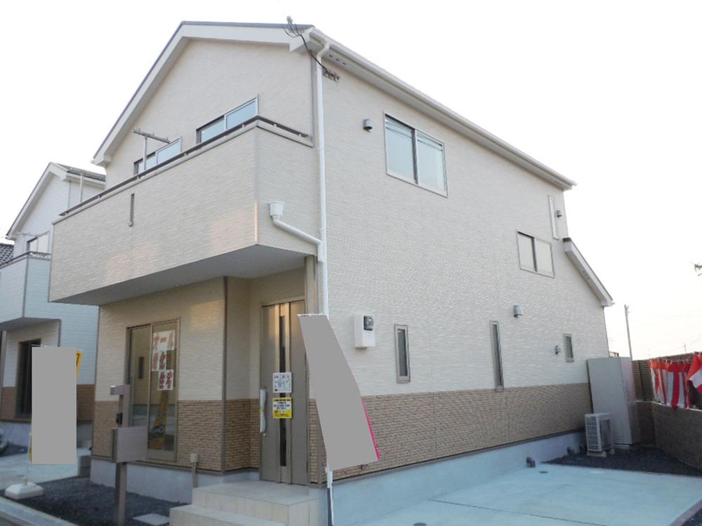 Local appearance photo. Local (12 May 2013) Shooting