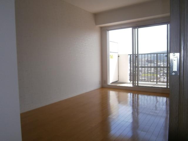 Non-living room. Western-style 7 Pledge facing south, Enter the bright sun a lot from the large windows