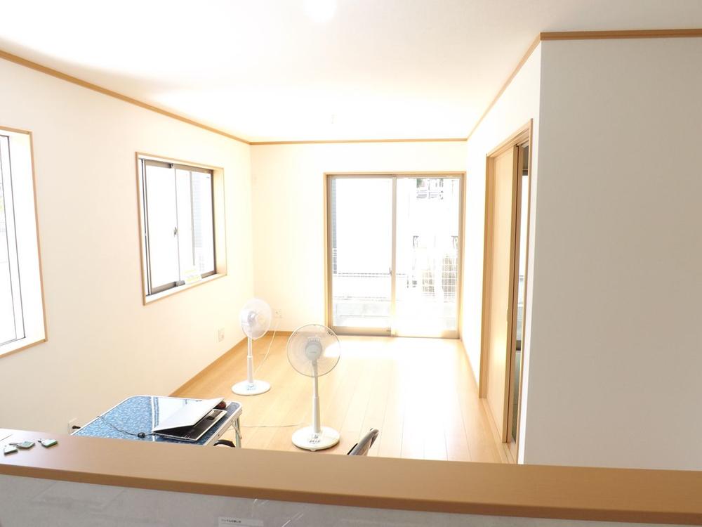 Same specifications photos (living). Same specifications photos (living) Unnecessary and easy care wax!