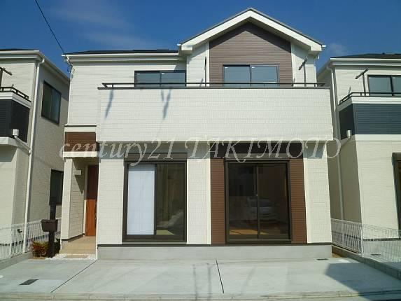 Local appearance photo. Facing south, Spacious appearance of frontage!