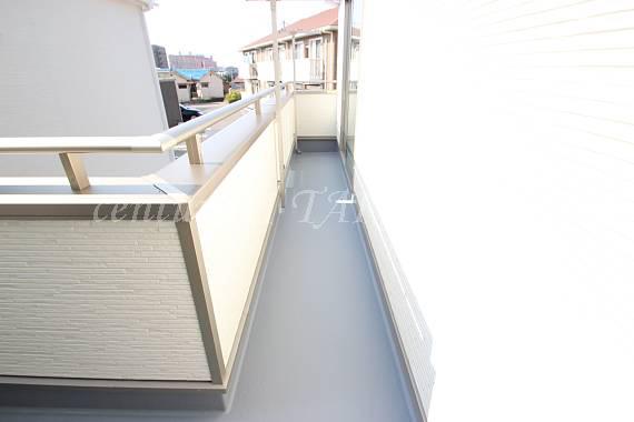 Balcony. Spacious balcony! !