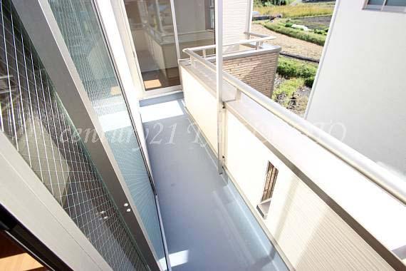 Balcony. Spacious balcony! !