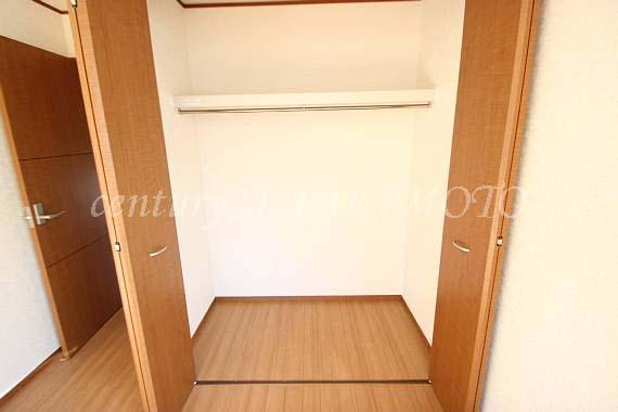 Receipt. Easy also clothes storage in the hanger pipe with!