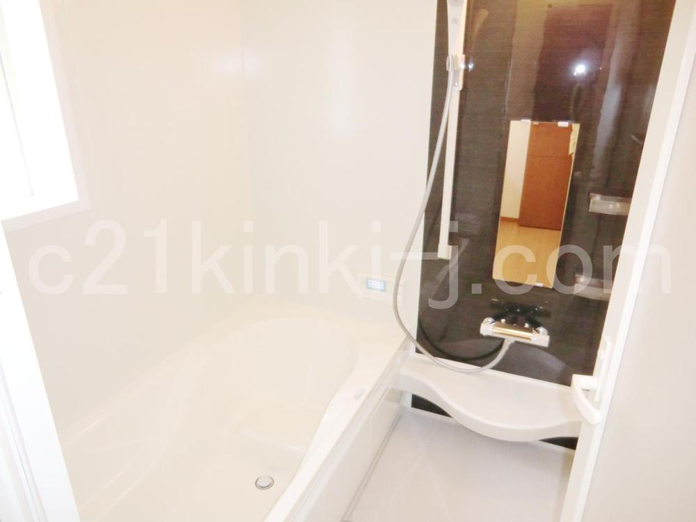 Bathroom. Local photo (bathroom) Bathroom heating dryer! Warm bath!