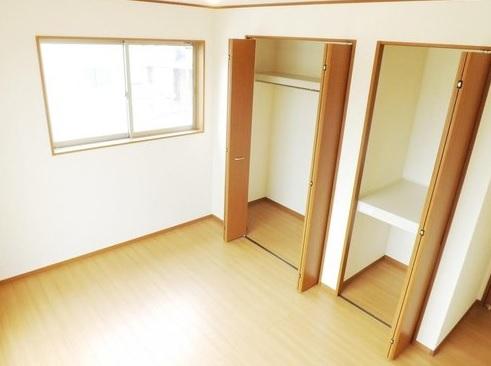 Non-living room. Local photos (entrance)