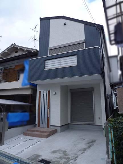 Local photos, including front road. Across the road in the west, Bright you out because there waterway.