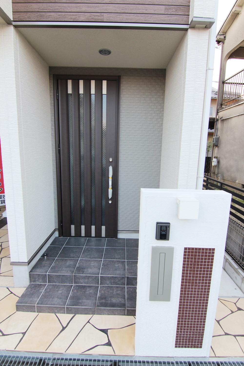 Entrance. ◆ Entrance