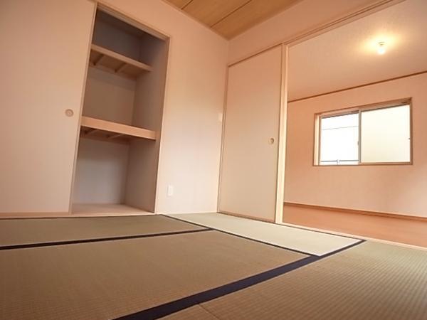 Non-living room. Japanese-style room of the storage enhancement (same specifications as Japanese-style)