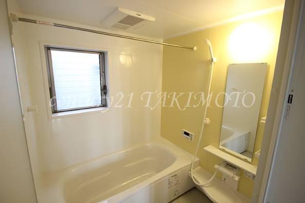 Bathroom. The spacious bathroom 1 pyeong type!