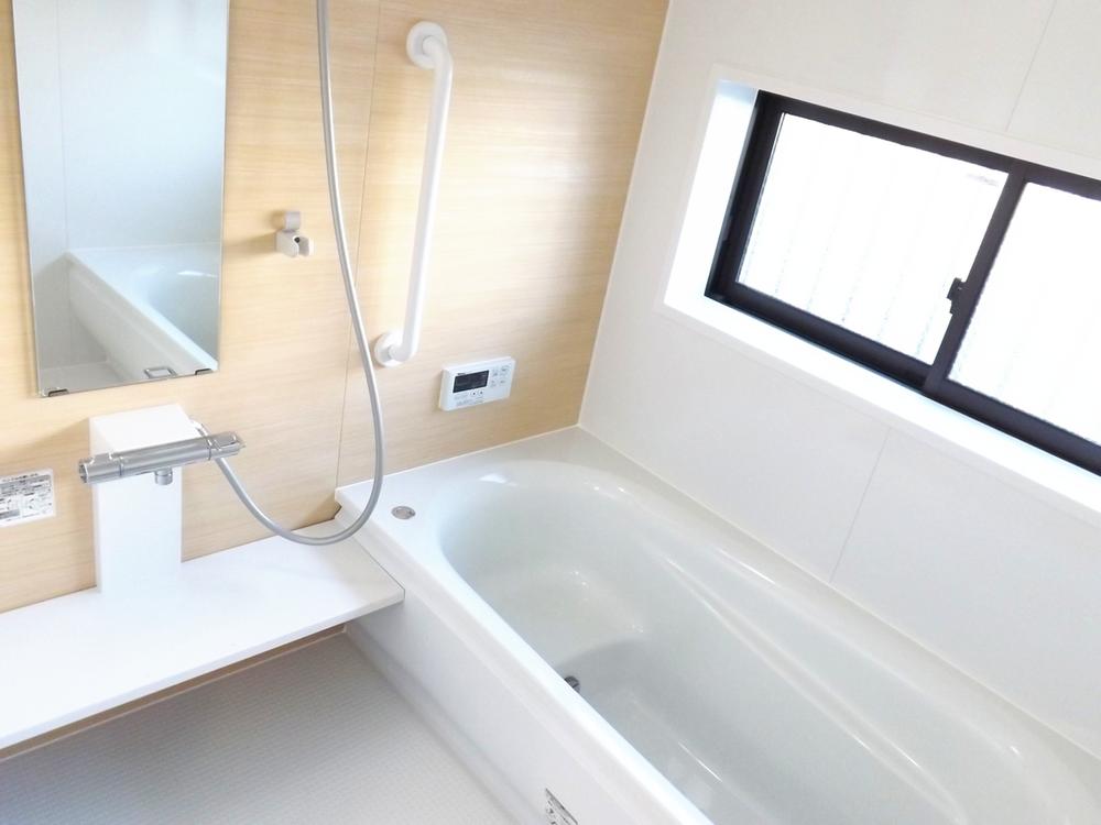 Bathroom. Local photo (bathroom) Bathroom heating dryer! Warm bath!