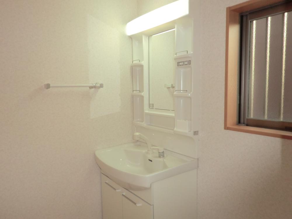 Other Equipment. With hand shower! Cleansing also shampoo happy!