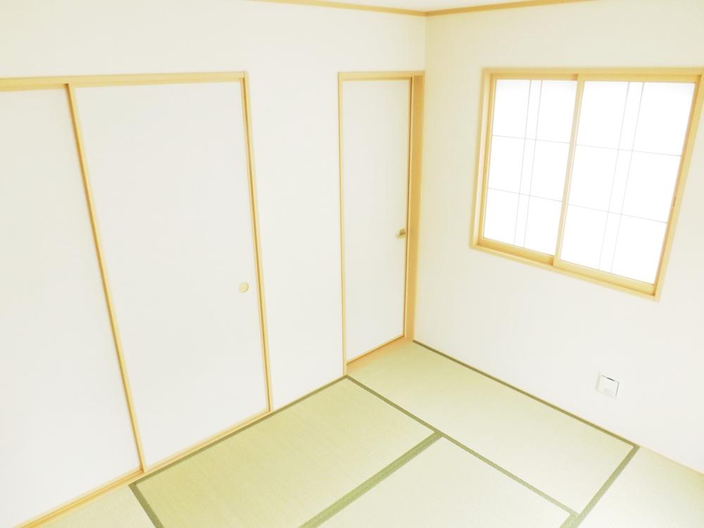 Non-living room. Local photos (Japanese-style)