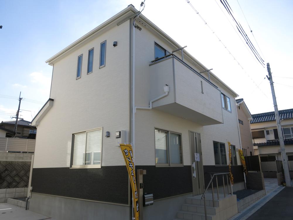 Local appearance photo. Local (12 May 2013) Shooting