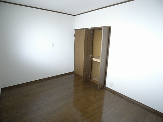 Other room space. Western style room