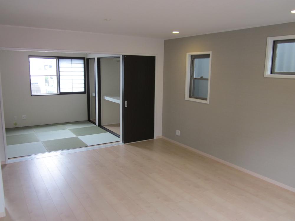 Same specifications photos (living). Our construction cases