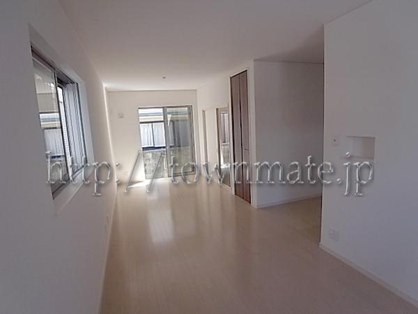 Same specifications photos (living). A bright room living